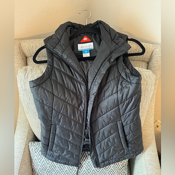 Columbia Vest - Picture 1 of 4